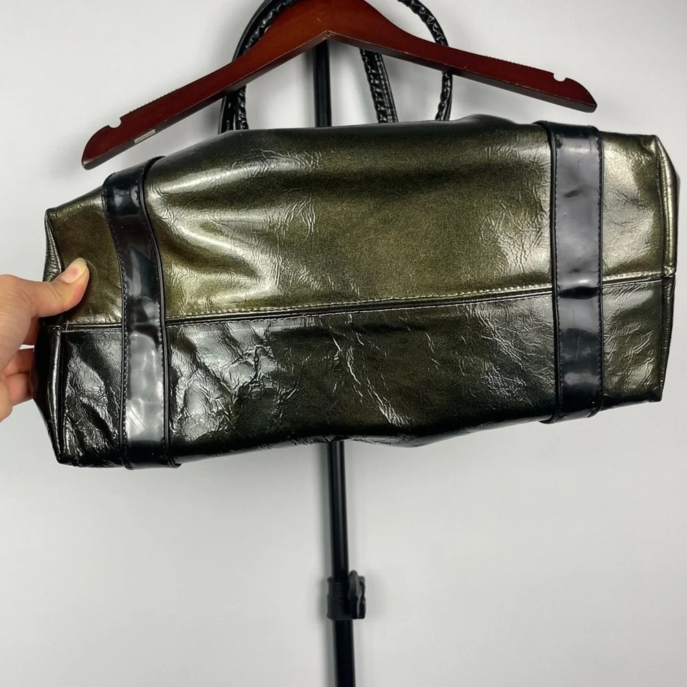 Kuerissimo Green Black Patent Leather Shoulder Bag - Picture 8 of 13